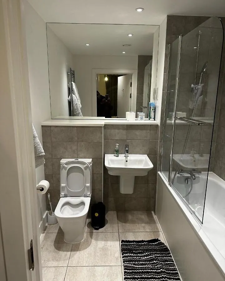 Luxury 2 Bedrooms Apartment Barking